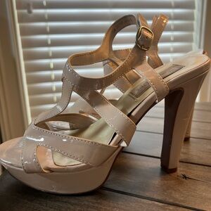 Touch Up Nude Heels 7.5
